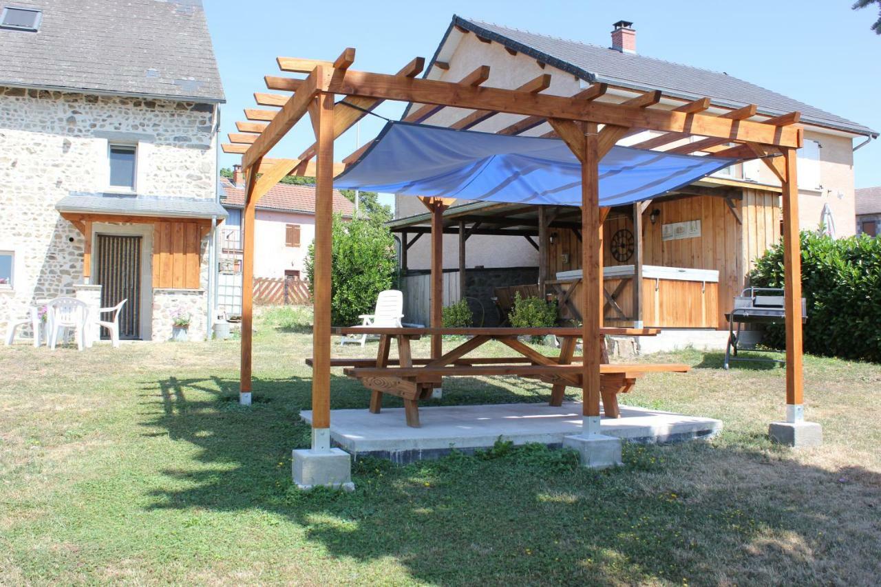 Maison Le Barrage Saint-Gervais-dʼAuvergne Exterior foto